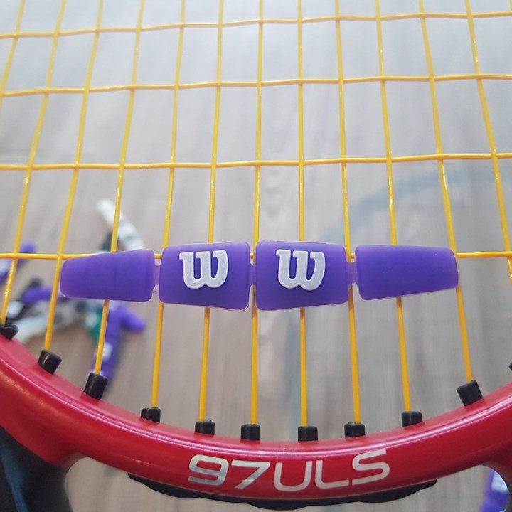 Giảm Rung Tennis Wilson – Loại Dài cài chắc chắn